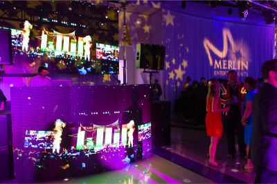 Led walls & video monitors